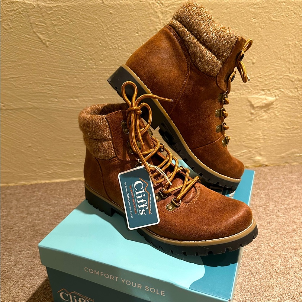 NWT Cliffs “Pathfield” Bootie